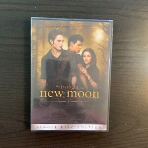 The Twilight Saga New Moon DVD Single Disc Edition 2010 Summit Entertainment NEW